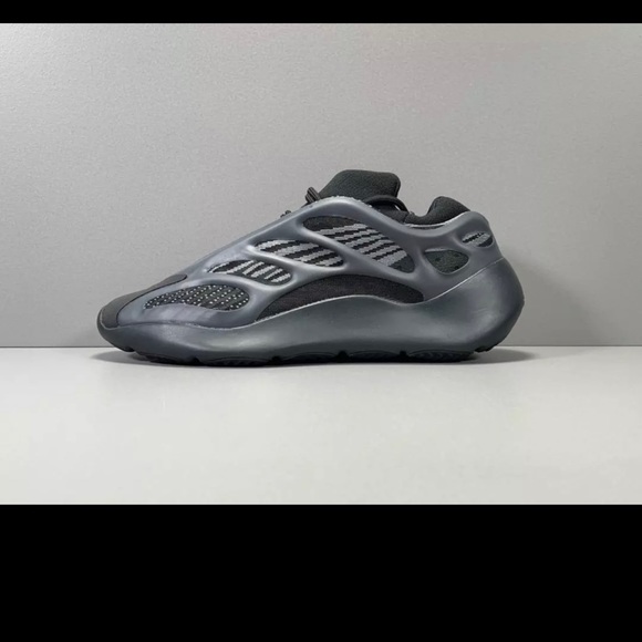 Adidas yezzy - Picture 3 of 7